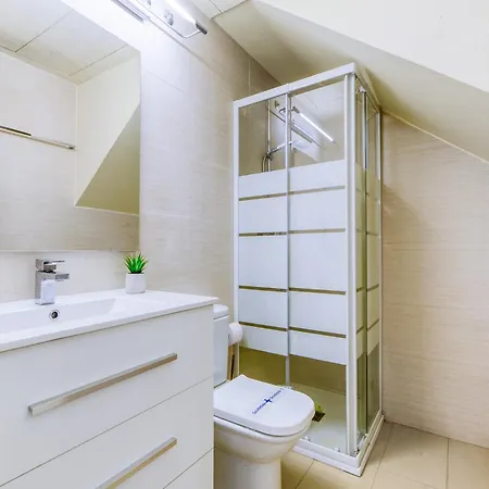 In By The With Pool * Roses