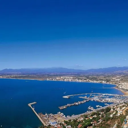 Appartement In By The With Pool