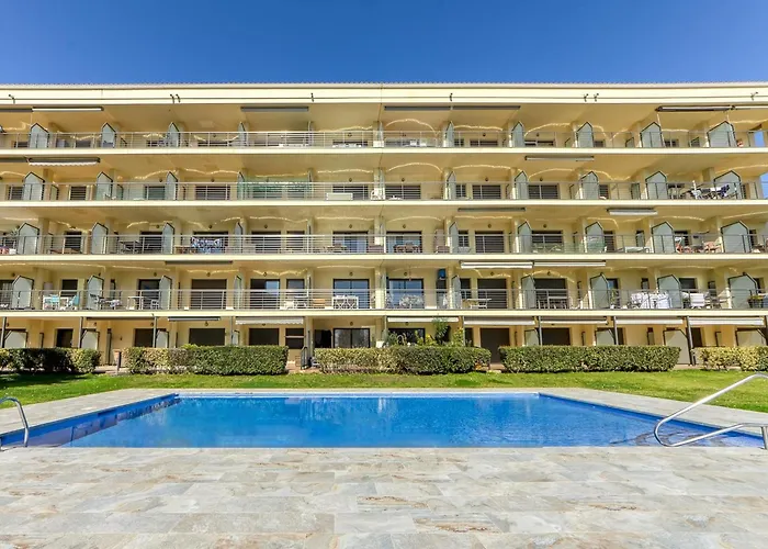 Апартаменты In By The With Pool Росас