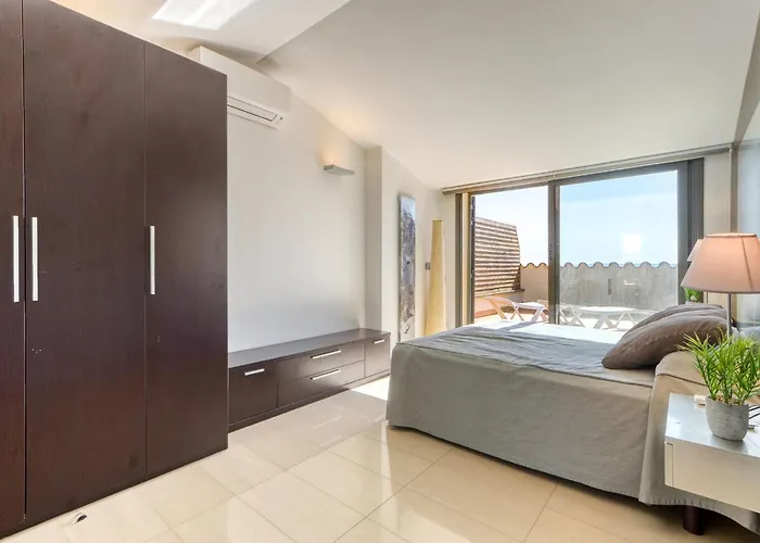 Апартаменты In By The With Pool